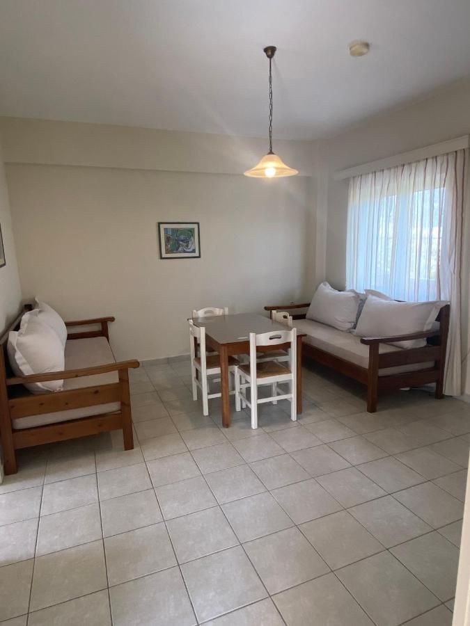 Poseidon Studios & Apartments Palaiochora Exterior foto