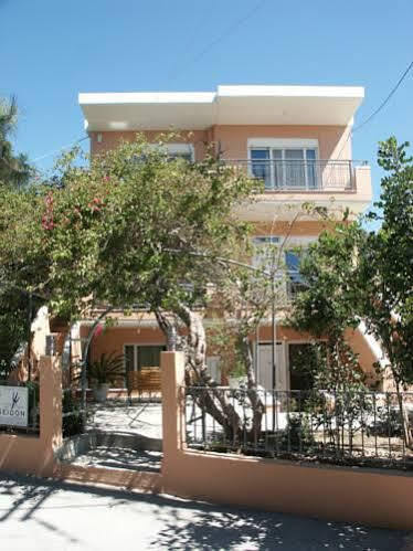 Poseidon Studios & Apartments Palaiochora Exterior foto